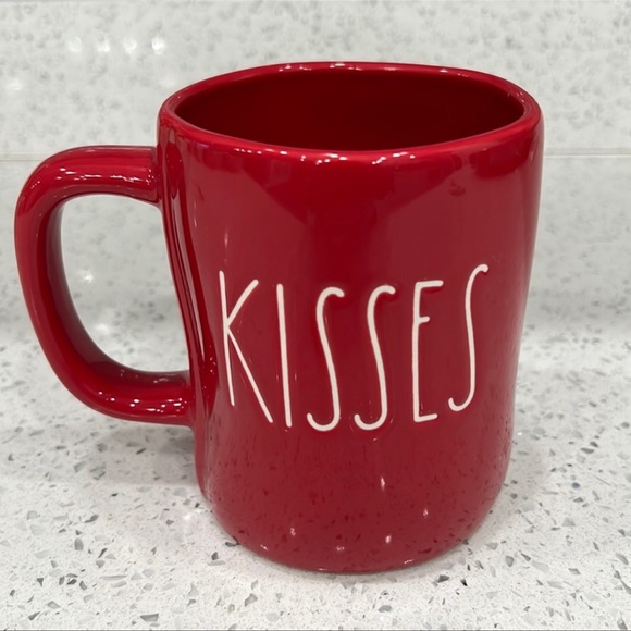 Rae Dunn coffee mug hugs kisses - Picture 2 of 3